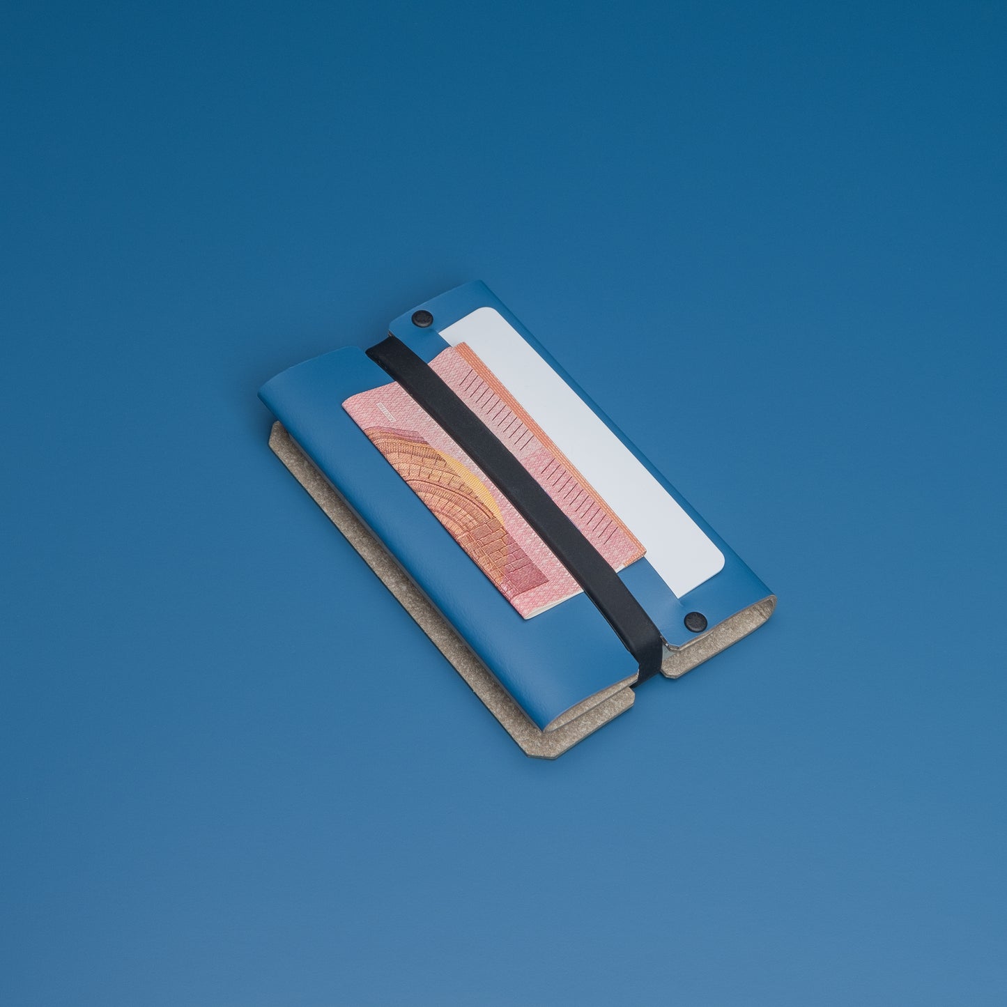 Lemur Cover - Light Phone II